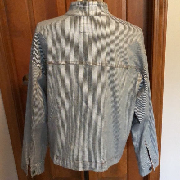 NWT Universal Thread boxy striped jean jacket with band collar and chest pockets - Picture 3 of 13
